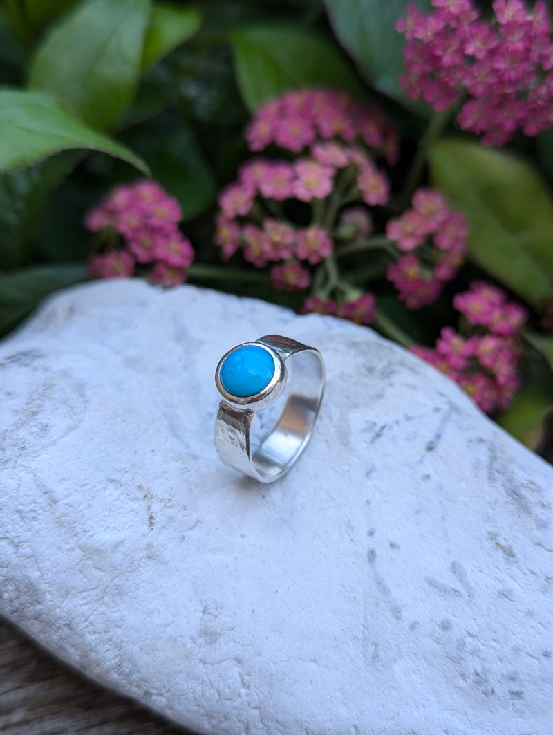 LUS035, Turquoise hammered ring