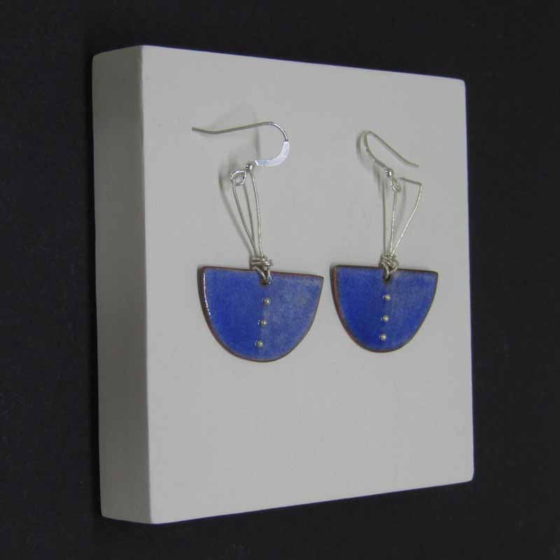 MCA319, Mid-blue half-moon earrings